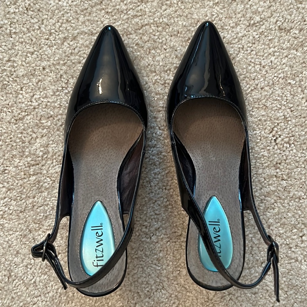 High heel shoes in navy blue